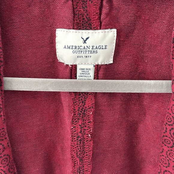 (5/$20) American Eagle Red Patterned Cardigan/ Shawl - Picture 2 of 4